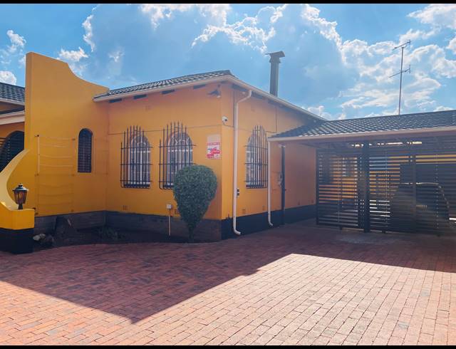 4 BEDROOM HOUSE FOR SALE IN SELECTION PARK